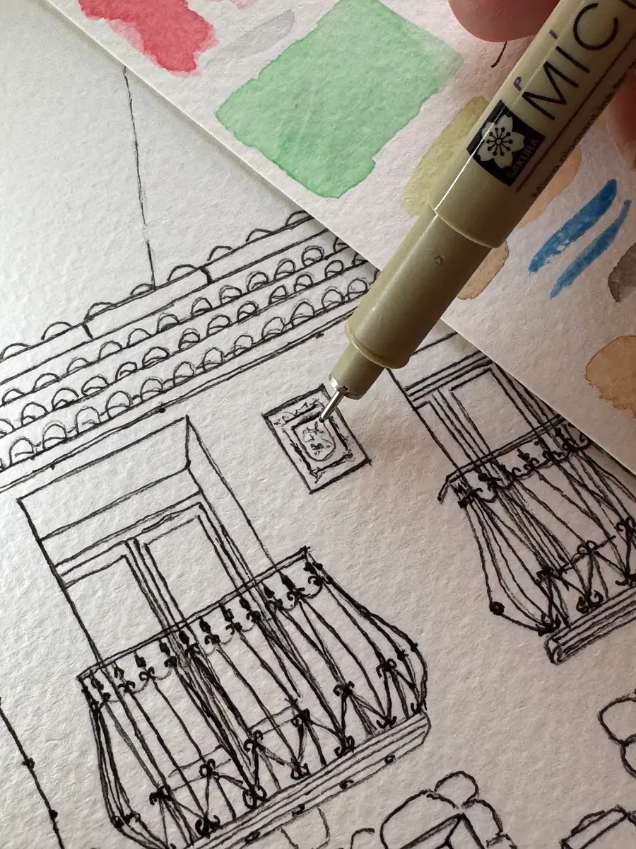 Boceto a tinta de la fachada de la casa de pueblo antes de aplicar el color
